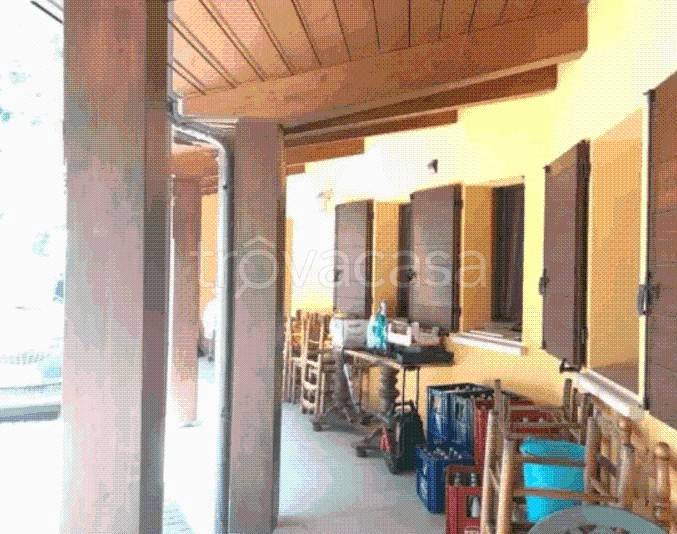 casa indipendente in vendita a Borghi