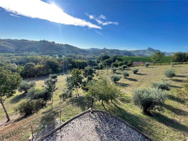 casa indipendente in vendita a Borghi