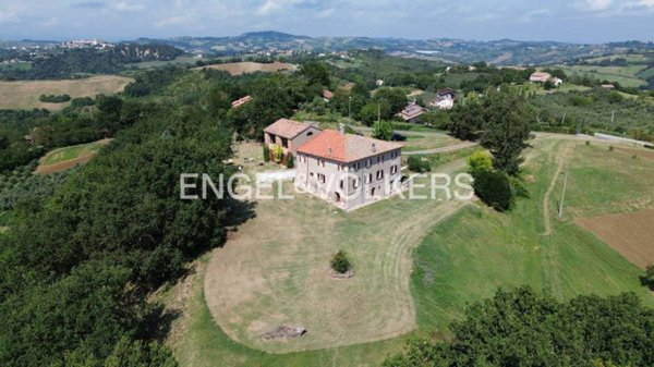 casa indipendente in vendita a Borghi