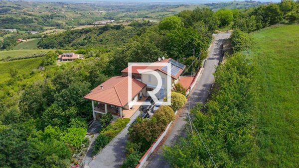 casa indipendente in vendita a Borghi in zona San Martino in Converseto