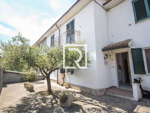 appartamento in vendita a Borghi