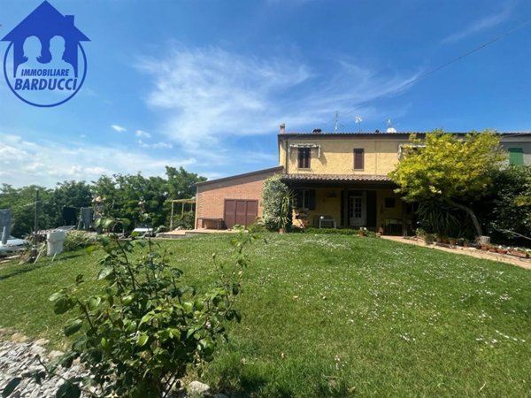 casa indipendente in vendita a Borghi
