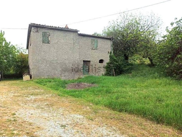 casa indipendente in vendita a Borghi