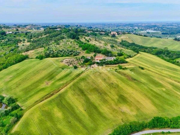 casa indipendente in vendita a Borghi
