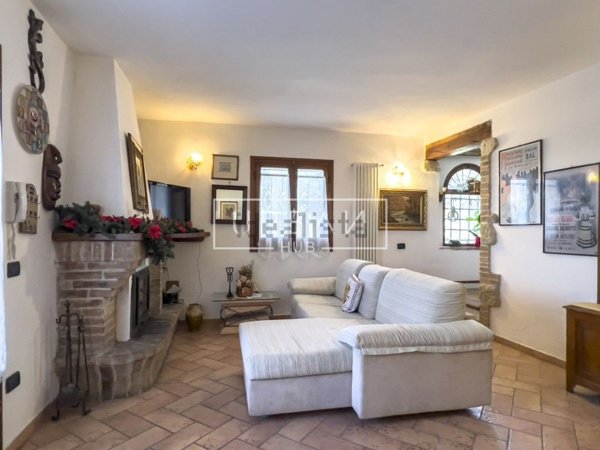 casa indipendente in vendita a Castrocaro Terme e Terra del Sole