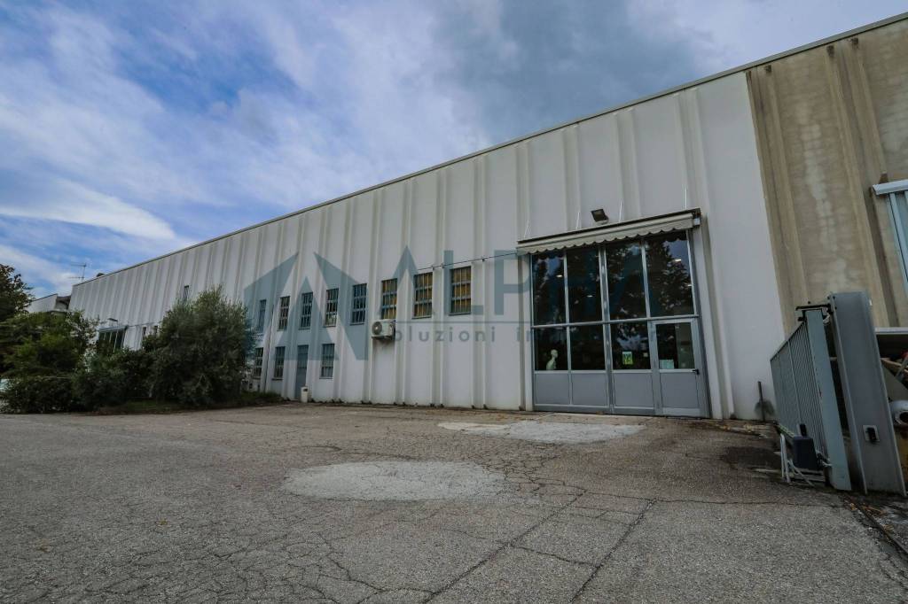 locale commerciale in vendita a Castrocaro Terme e Terra del Sole