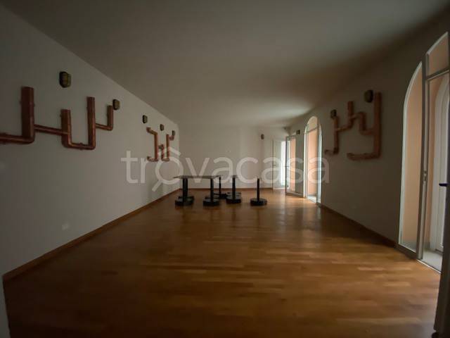 negozio in vendita a Castrocaro Terme e Terra del Sole