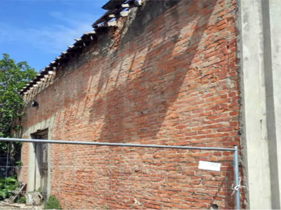 locale di sgombero in vendita a Castrocaro Terme e Terra del Sole