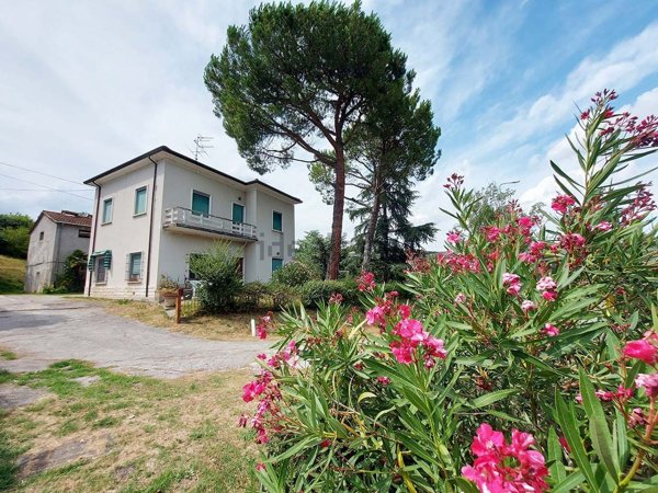 casa indipendente a Castrocaro Terme e Terra del Sole in zona Pieve Salutare