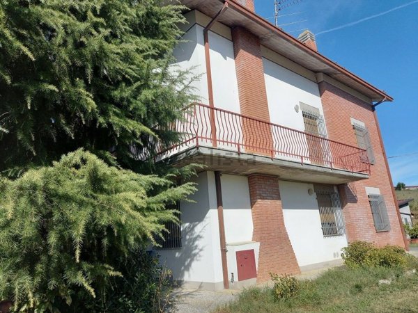 casa indipendente in vendita a Castrocaro Terme e Terra del Sole