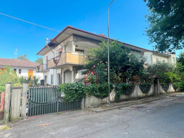 casa indipendente in vendita a Castrocaro Terme e Terra del Sole
