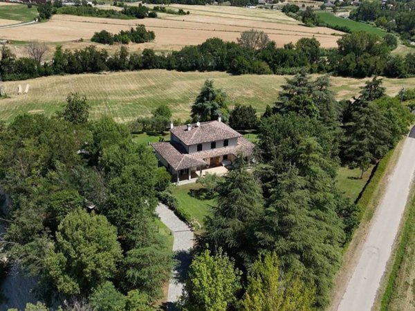 casa indipendente a Castrocaro Terme e Terra del Sole in zona Pieve Salutare