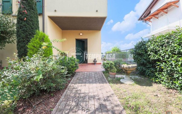 casa indipendente in vendita a Castrocaro Terme e Terra del Sole