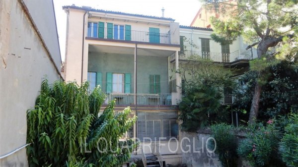 casa indipendente in vendita a Cesena in zona Barriera