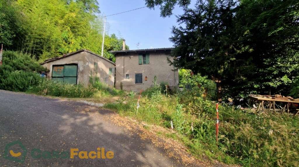 casa indipendente in vendita a Cesena in zona Luzzena
