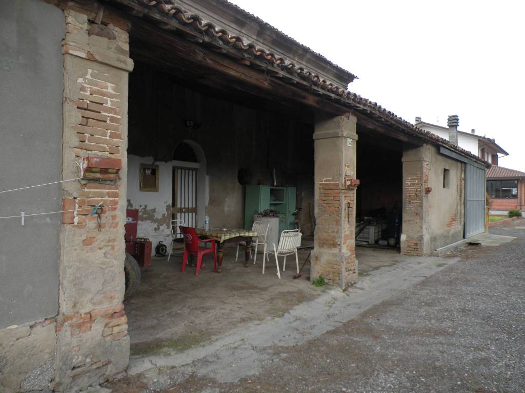 casa indipendente in vendita a Cesena in zona Bagnile