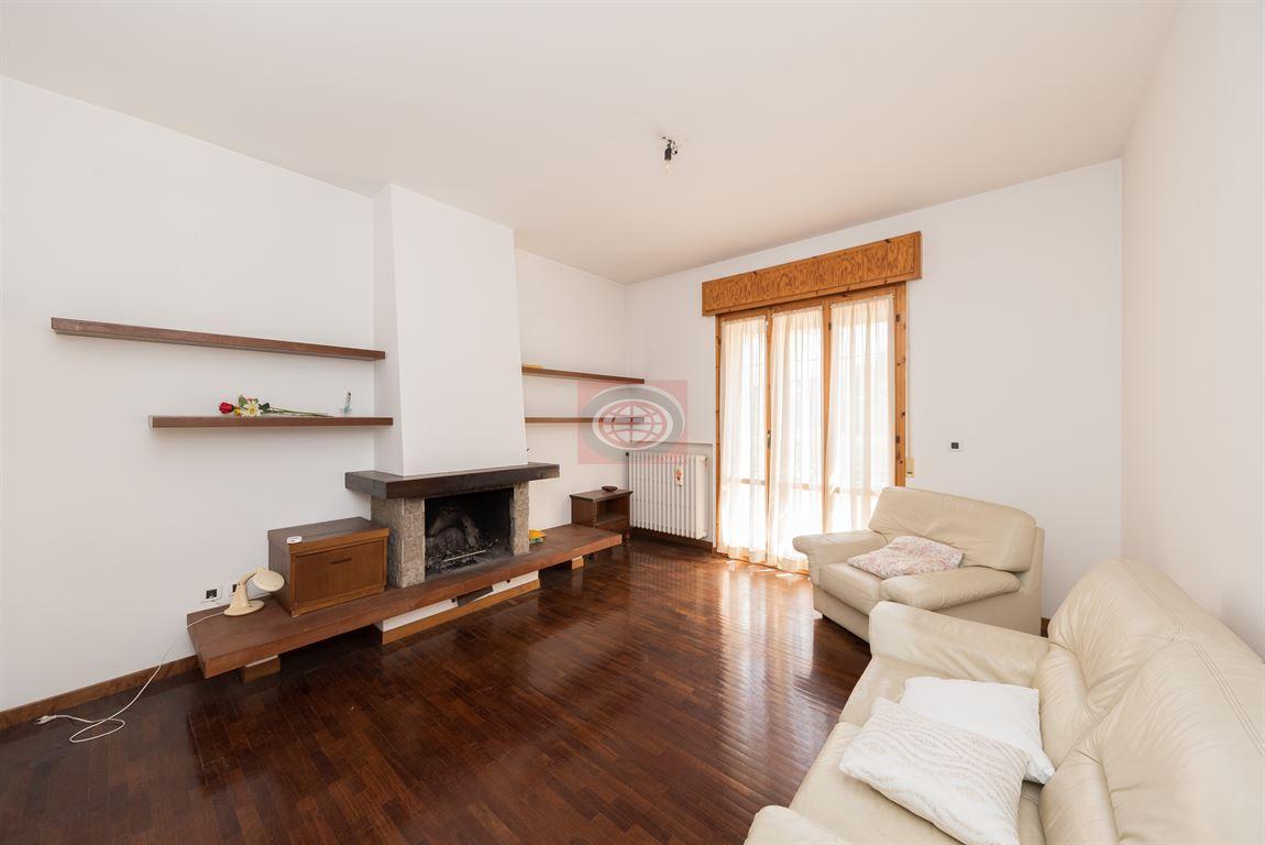 casa indipendente in vendita a Cesena in zona Vigne