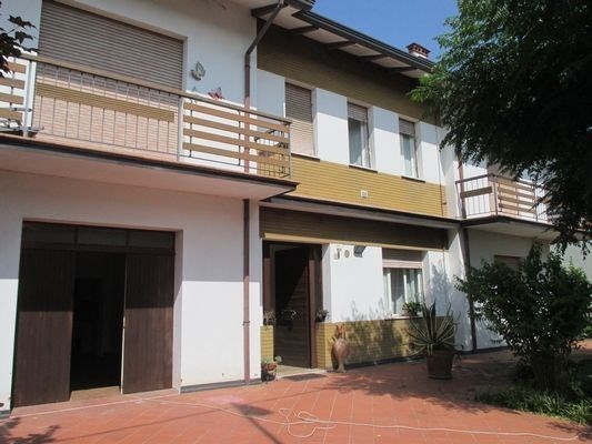 casa indipendente in vendita a Cesena in zona Borello