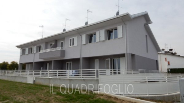 casa semindipendente in vendita a Cesena in zona Fiorenzuola