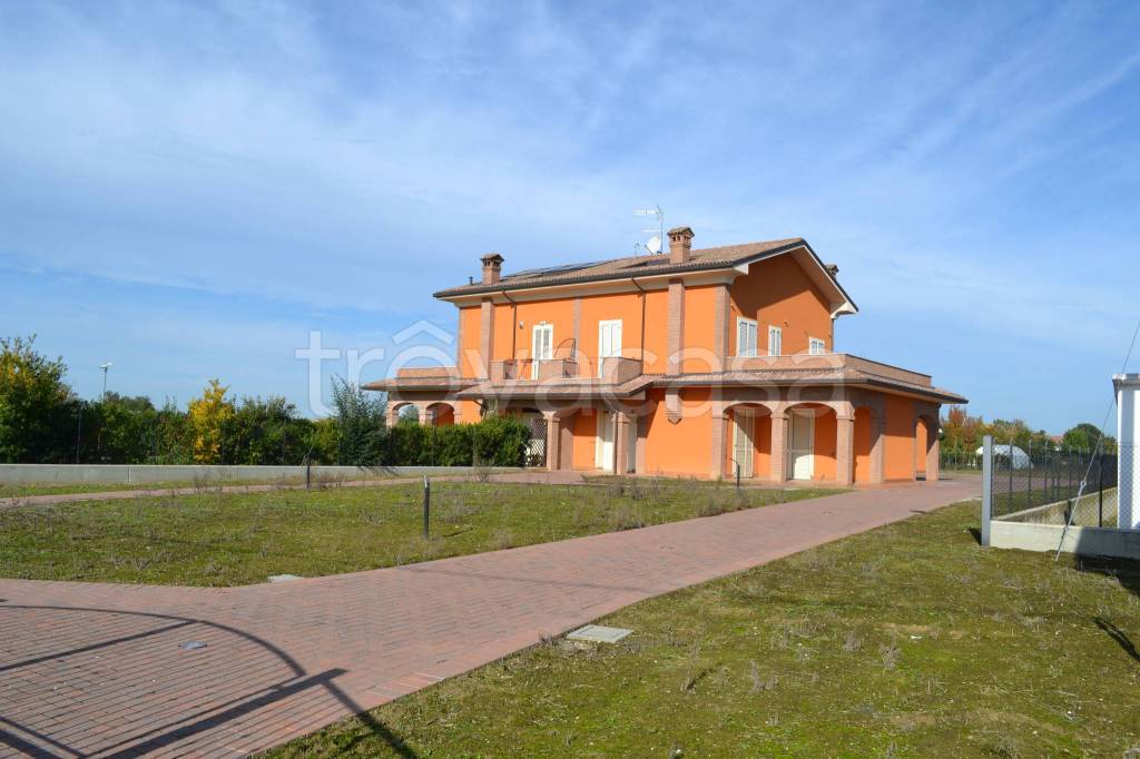 casa indipendente in vendita a Cesena in zona Marcorano