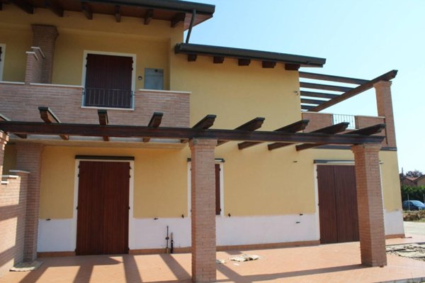 casa indipendente in vendita a Cesena in zona Pioppa