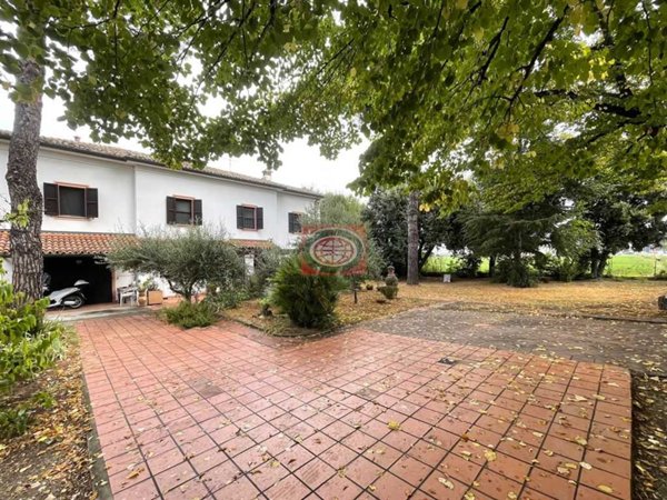 casa indipendente in vendita a Cesena in zona Ponte Pietra