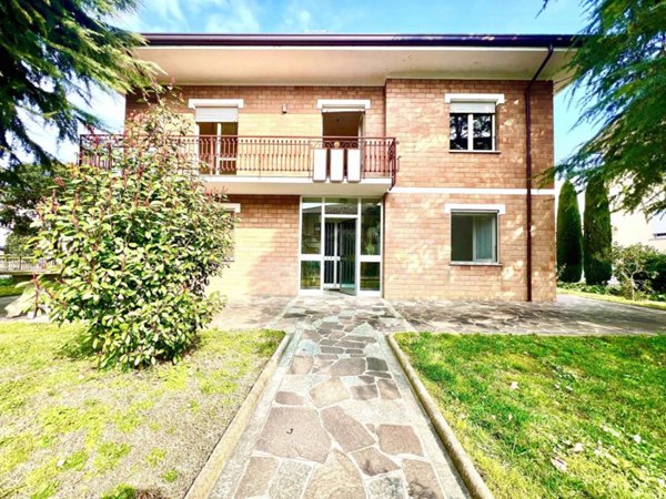 casa indipendente in vendita a Cesena in zona San Vittore