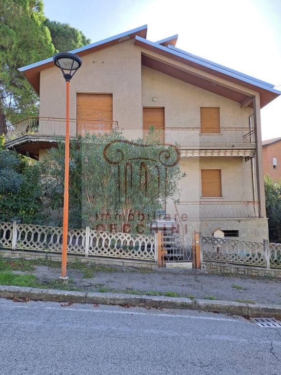 casa indipendente in vendita a Cesena in zona Cesuola