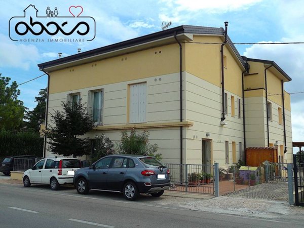 casa indipendente in vendita a Cesena in zona Ponte Pietra