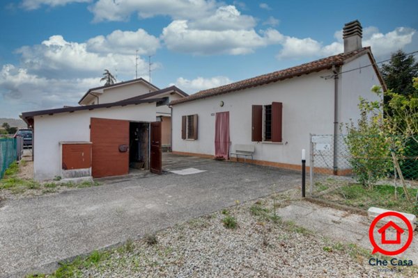 appartamento in vendita a Cesena in zona Tipano