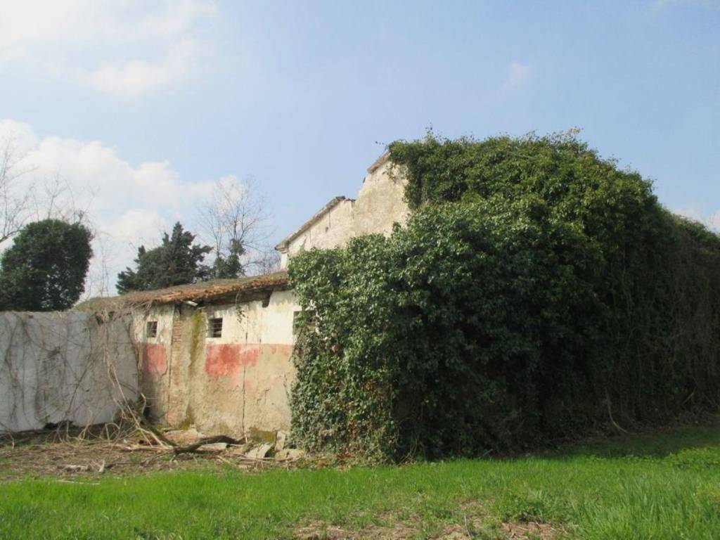 casa indipendente in vendita a Cesena