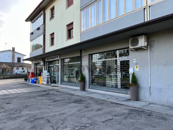 locale commerciale in vendita a Cesena in zona San Vittore