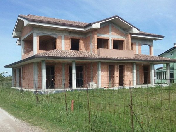 casa indipendente in vendita a Cesena in zona Bulgarnò