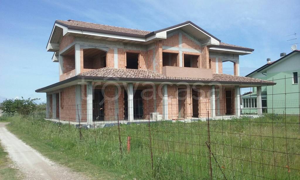 casa indipendente in vendita a Cesena in zona Macerone