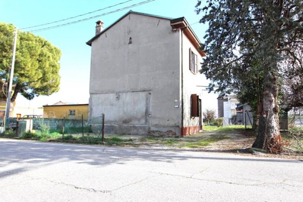 casa indipendente in vendita a Cesena in zona Torre del Moro