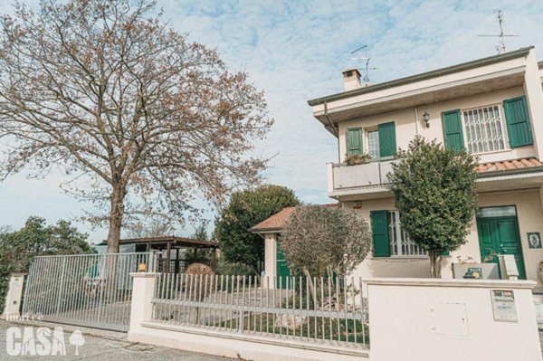 casa indipendente in vendita a Cesena