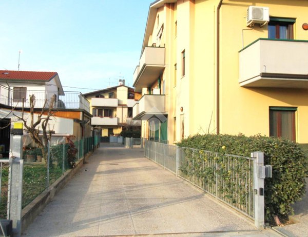 casa indipendente in vendita a Cesena in zona Fiorenzuola