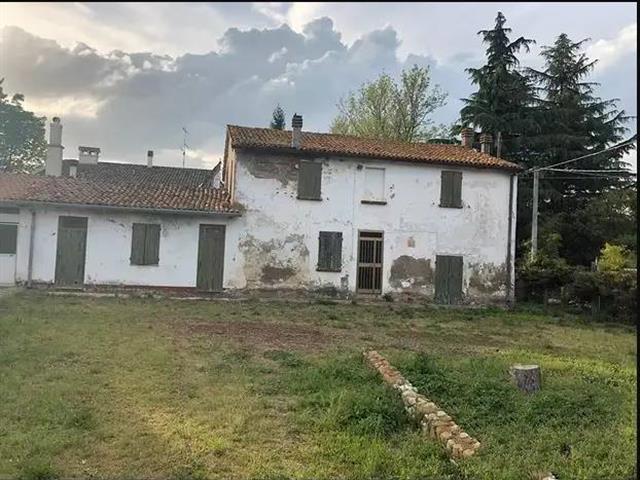 casa indipendente in vendita a Cesena in zona San Vittore