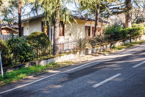 casa indipendente in vendita a Cesena in zona Centro Storico