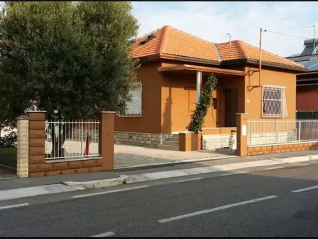 casa indipendente in vendita a Cesena in zona San Giorgio
