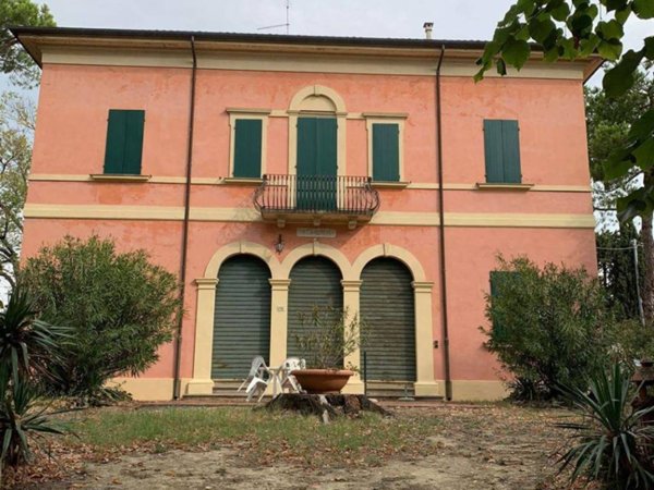 casa indipendente in vendita a Cesena in zona Cesuola
