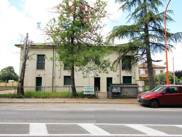 intera palazzina in vendita a Cesena in zona Pievesestina