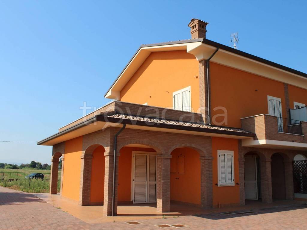 casa indipendente in vendita a Cesena in zona Villa Chiaviche