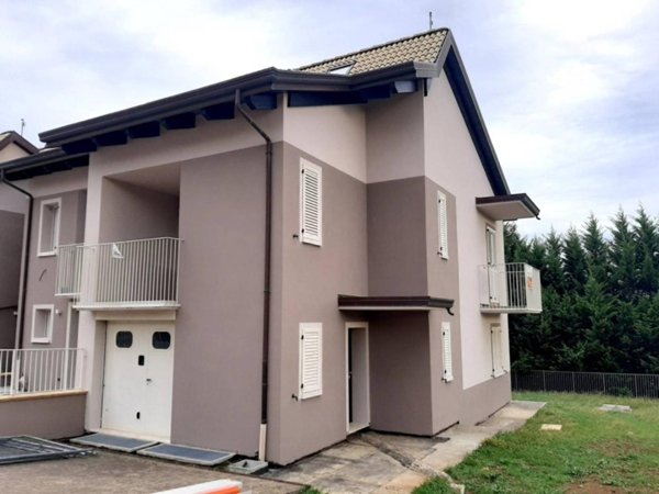 casa indipendente in vendita a Cesena in zona Borello