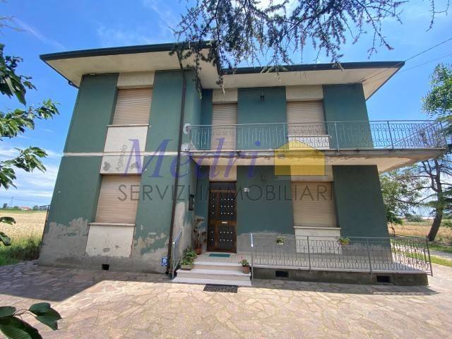casa indipendente in vendita a Cesena
