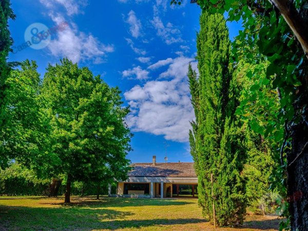 casa indipendente in vendita a Cesena in zona Settecrociari