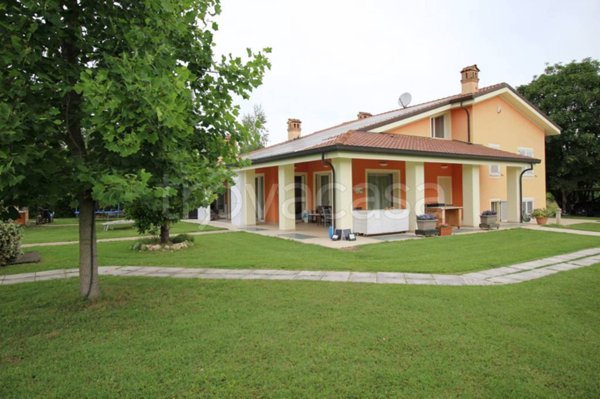 casa indipendente in vendita a Cesena in zona San Tomaso