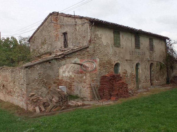 casa indipendente in vendita a Cesena in zona Lizzano