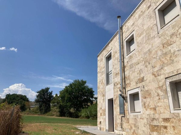 casa indipendente in vendita a Cesena