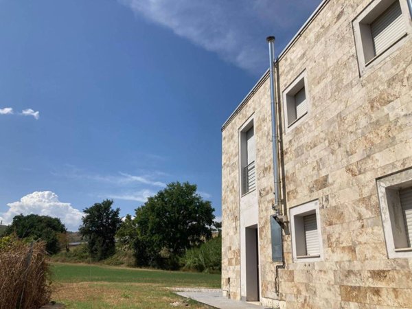 casa indipendente in vendita a Cesena